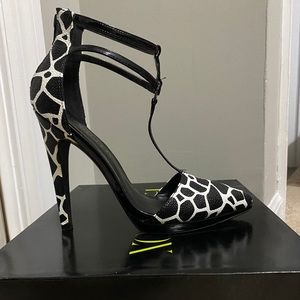 Paper Fox Black/white giraffe print heel Sz 8